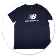 T-SHIRT NERA CON LOGO 